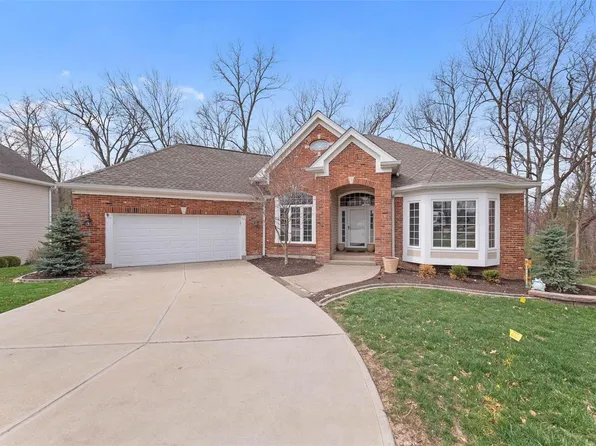 2733 Fairway Oaks Dr, Lake Saint Louis, MO 63367