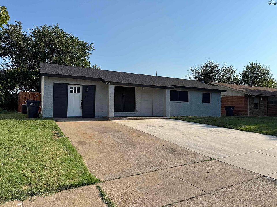 1st image of 2812 Park View Dr