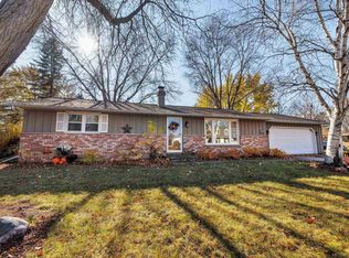 1233 Circle Dr, Green Bay, WI 54313