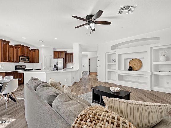 2nd image of 2925 E ANDRE Avenue
