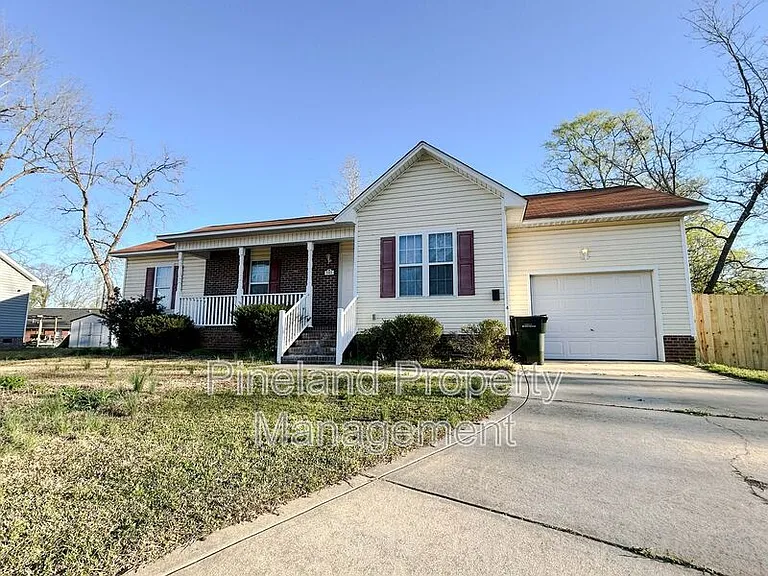 341 Kingdom Estate Dr — Photo 2