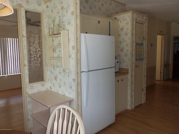 2nd image of 329 Loquat Dr