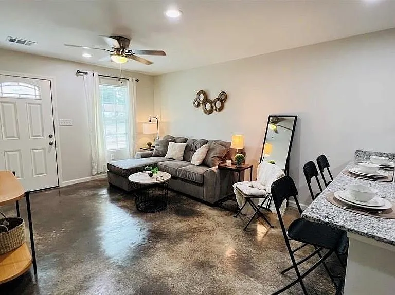 635 N Martin Luther King Dr — Photo 5