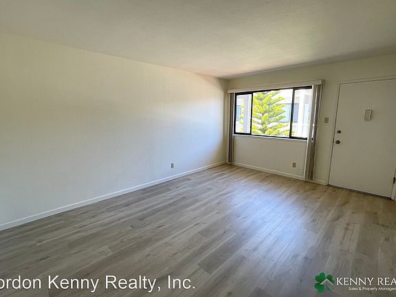 3rd image of 855 Commercial Ave #5
