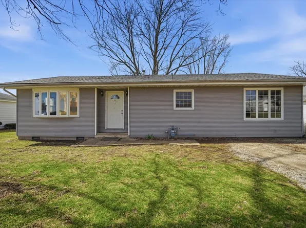 107 N Verry St, Armington, IL 61721