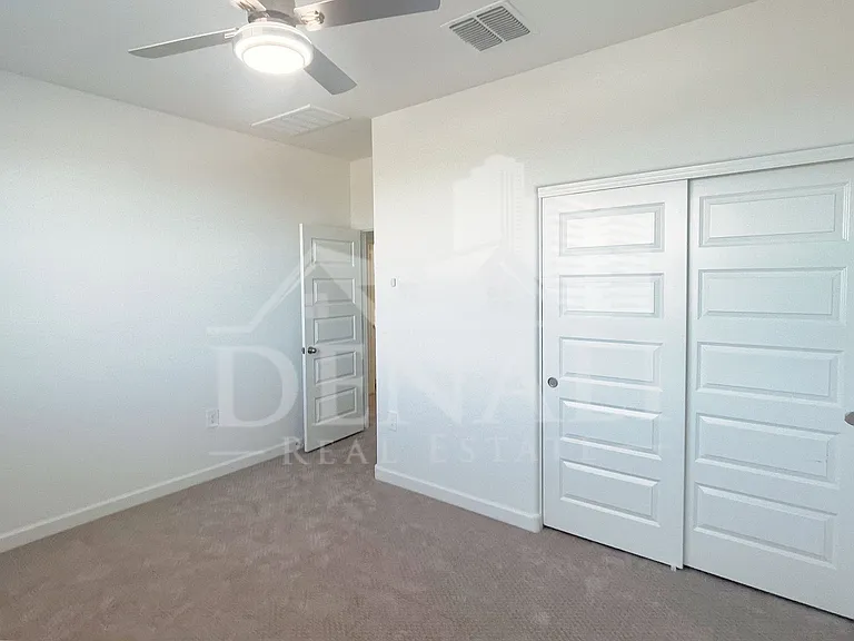 2760 W Stradling Ave — Photo 31