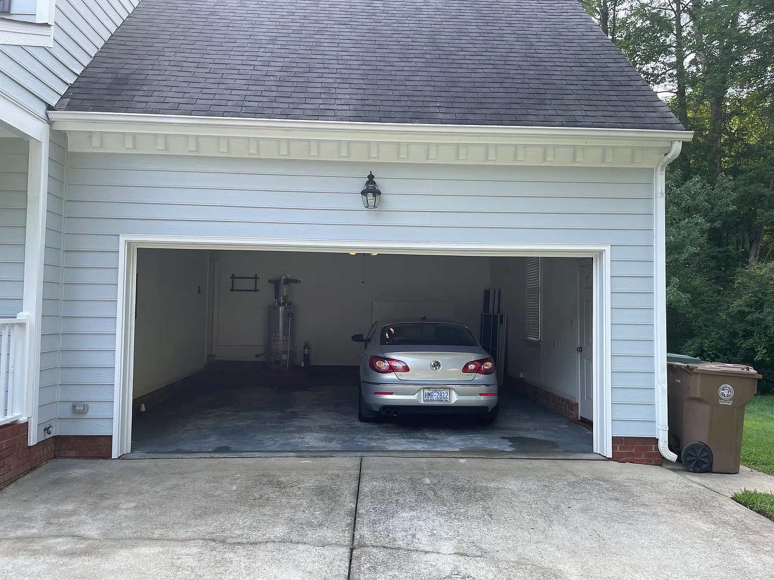 3 bed, 2.5 bath, 1950 sqft, $2,450 — Photo 3
