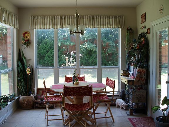 Breakfast-sun room, tile floor
