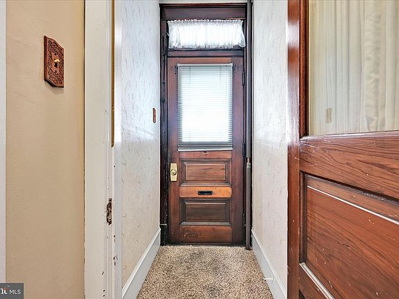 5th image of 519 Greenwood Ave