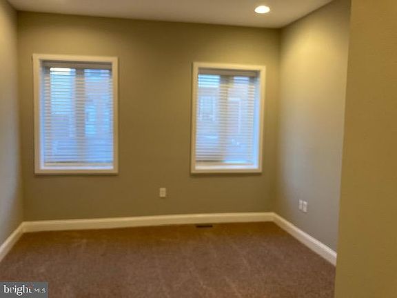 4th image of 1034 E Columbia Ave #1