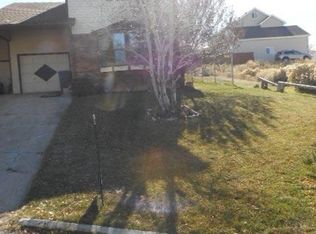 227 Medicine Butte Dr #B, Evanston, WY 82930