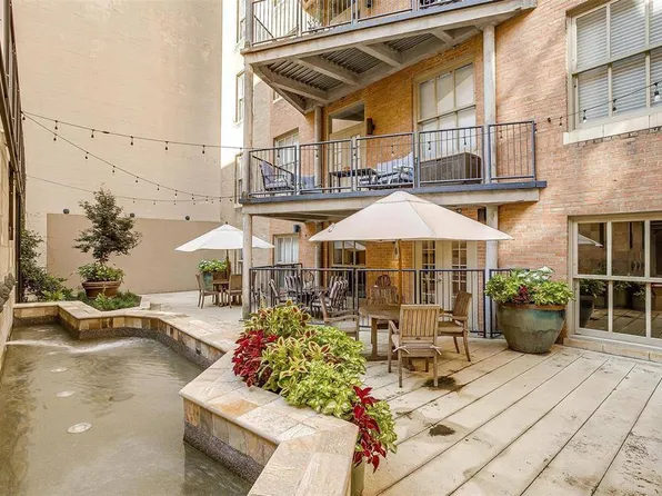 411 W 7th St APT 202, Fort Worth, TX 76102