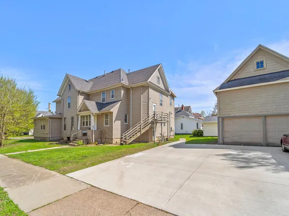 1103 Main St, 1103 Main St APT 1, Cedar Falls, IA 50613