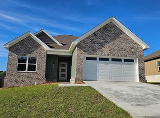 370 Spruce Ln, Ozark, AL 36360