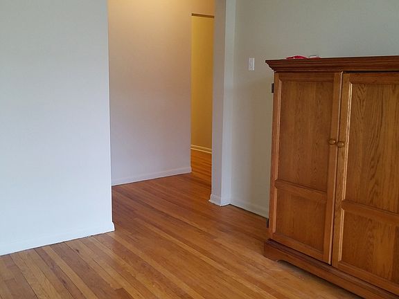 4th image of 5337 S Ellis Ave APT C1