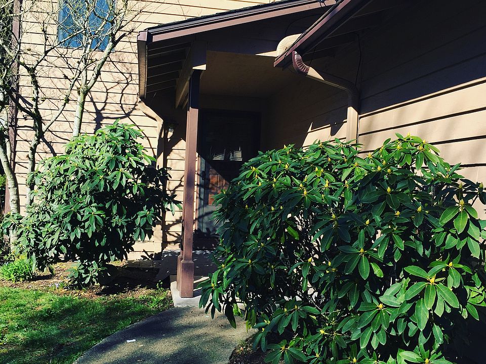 2nd image of 801 141st Pl SE