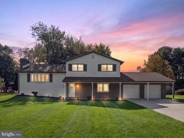 5 Lenape Dr, Pennsville, NJ 08070