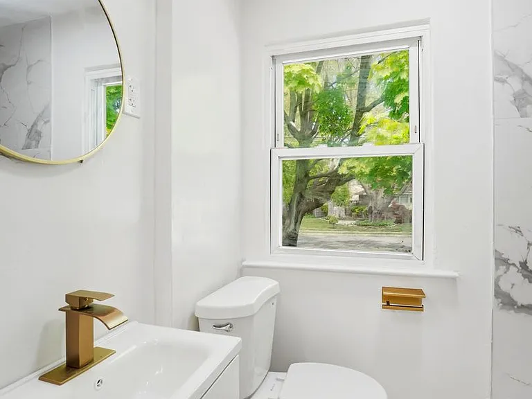 120 Webster Ave — Photo 5