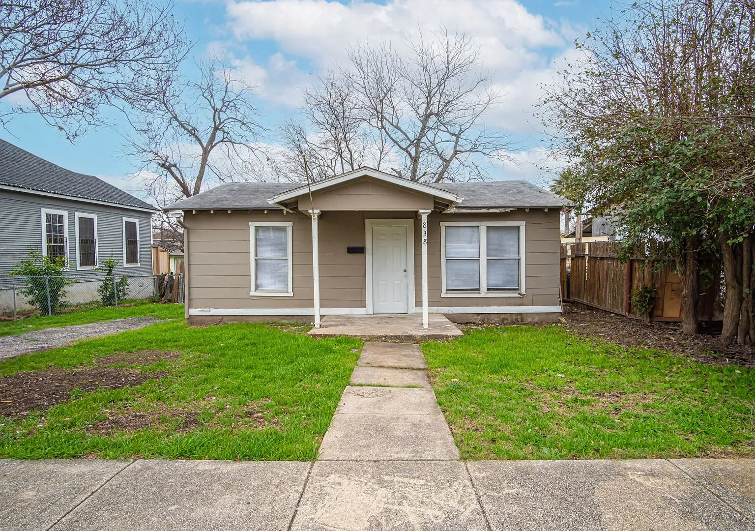 Don't Miss This Relaxing 3BR/1BA Home Near Beautiful Downtown! — Photo 1