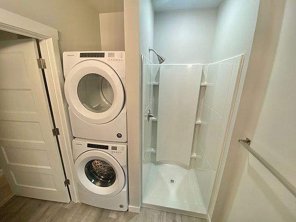 5th image of 5521 15th Ave NE #201