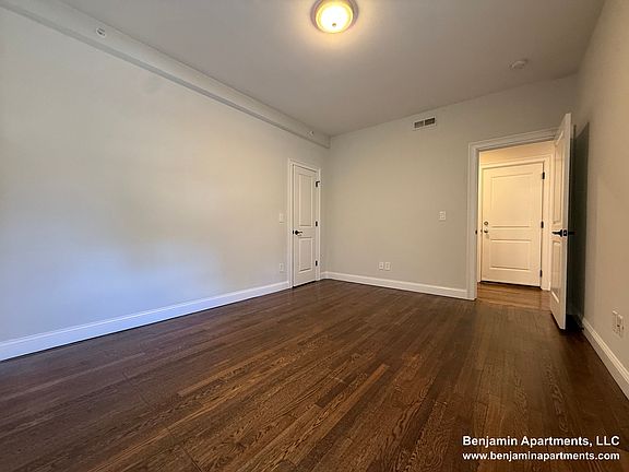 5th image of 2017 Commons Ave #26