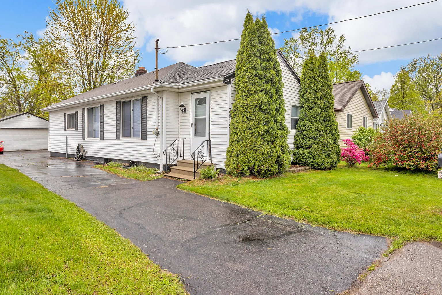 3415 Gypsy Ln photo 1