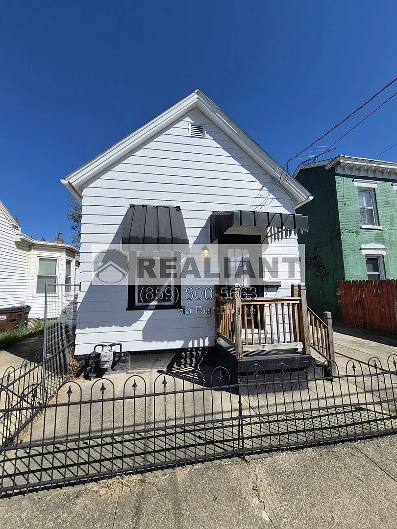 2 bed, 1.0 bath, $1,395 — Photo 1