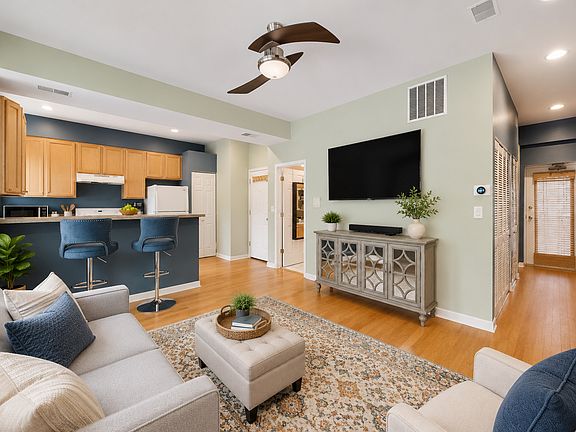 2nd image of 835 W Lawrence Ave APT 2N