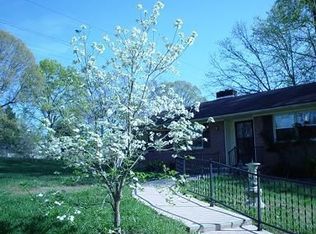 4000 Greenmead Rd, Winston Salem, NC 27106