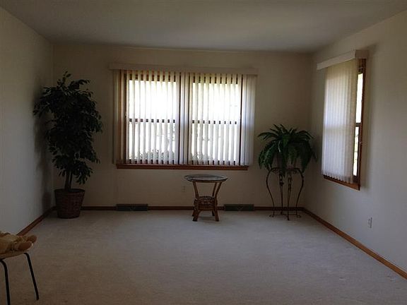 5th image of 3211 Brookwood Dr