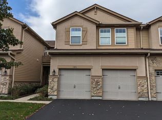 1856 Crenshaw Cir, Vernon Hills, IL 60061