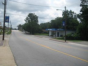 2nd image of 530 N Main St