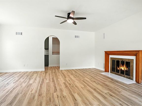 5th image of 1103 N Iowa Ave