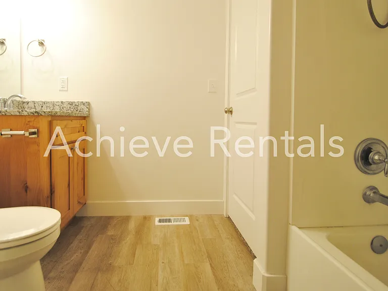 482 N 2650 W #9 — Photo 7