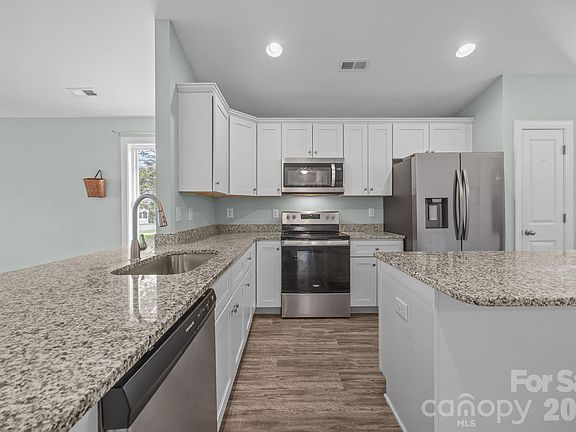 5th image of 116 Gold Hill Ave