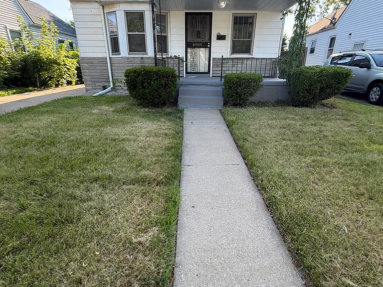 8661 Auburn St — Photo 1
