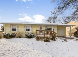 908 Jacolyn Dr SW, Cedar Rapids, IA 52405