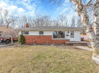1760 W Longmeadow Rd, Trenton, MI 48183