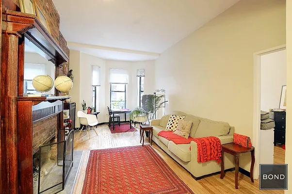 Rented by Bond New York | media 20