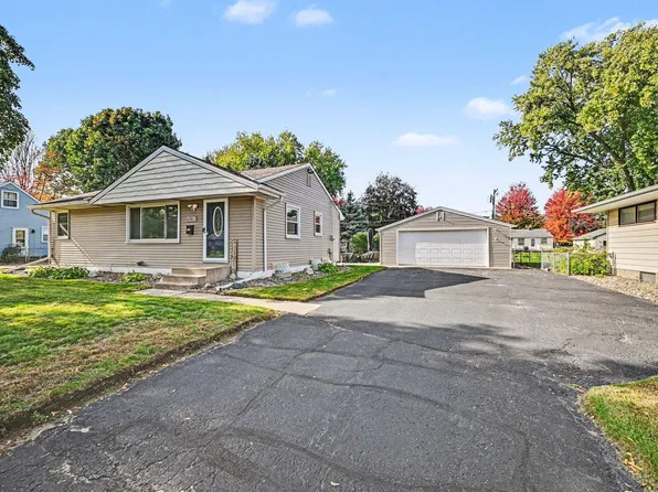 6961 Clayton Ave, Inver Grove Heights, MN 55076