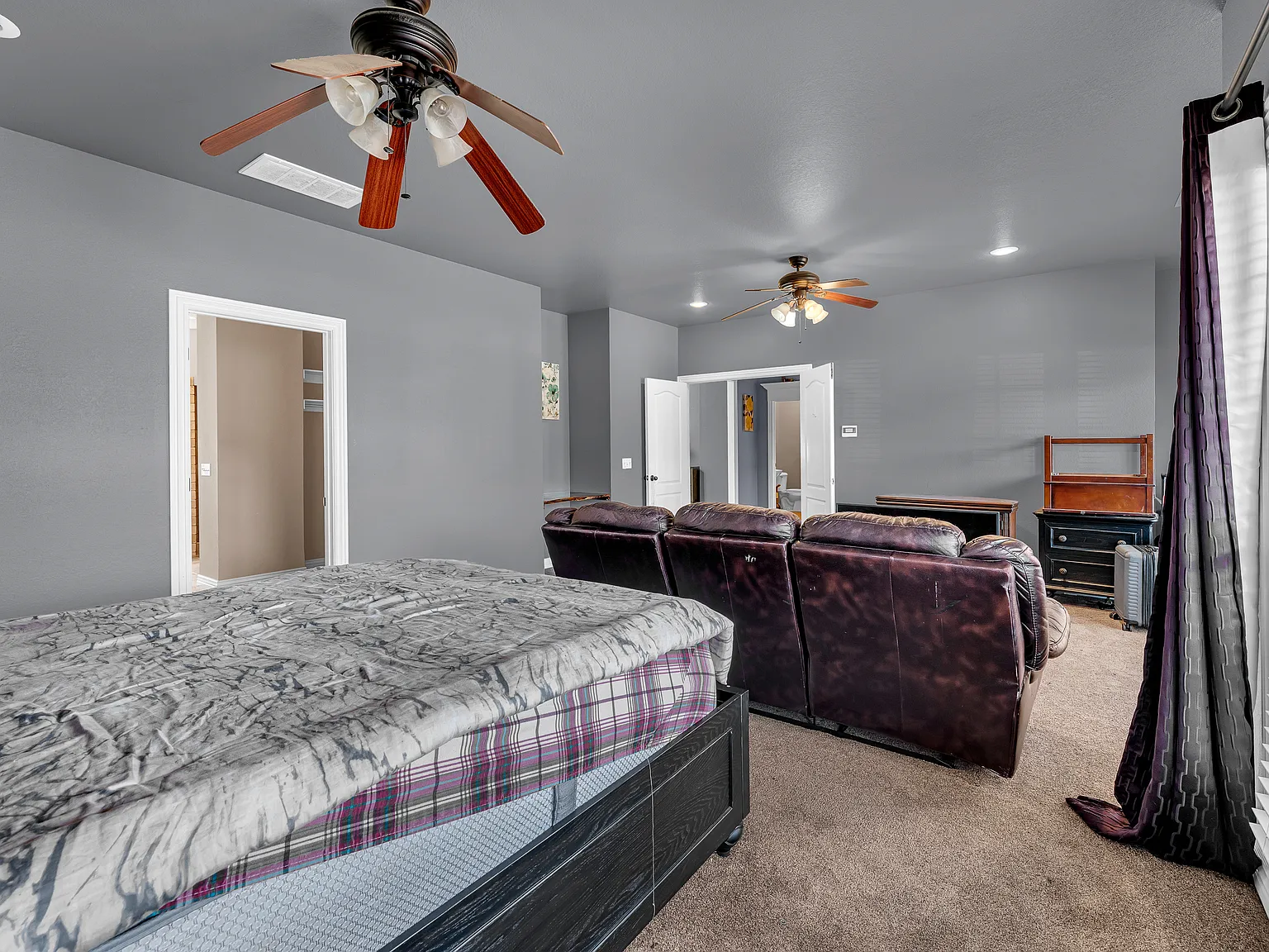 4 bed, 3.5 bath, 3135 sqft, $4,200 — Photo 3