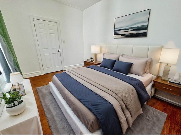 2nd image of 2561 45th St #3