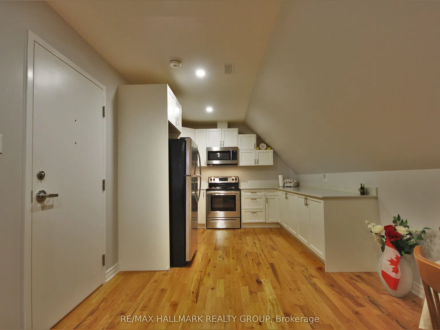 2 bed, $2,450 — Photo 4
