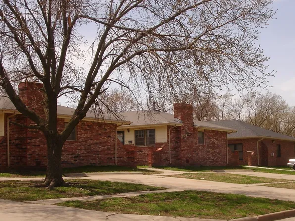 609 W 4th St #1, Junction City, KS 66441