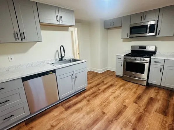 83 North St, Waterville, ME 04901