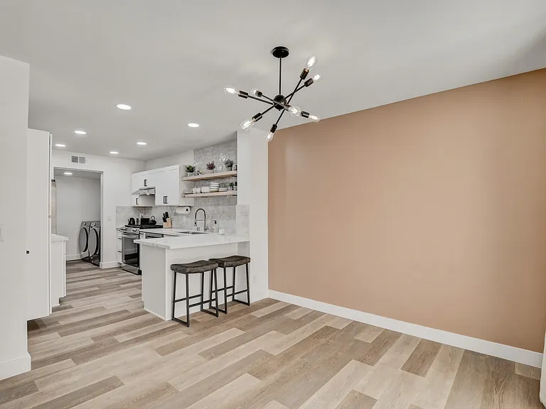 7987 Dorinda Ave — Photo 9
