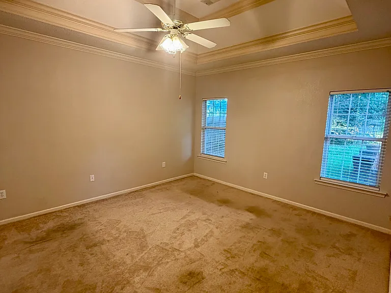 213 Carrington Ln — Photo 30