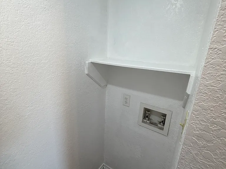 213 S Beverly St #1 — Photo 9