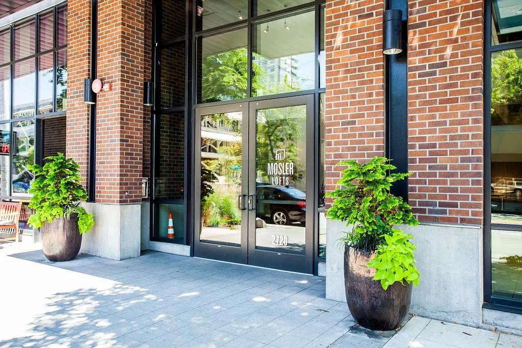 Front Entrance - 2720 3rd Ave #1013