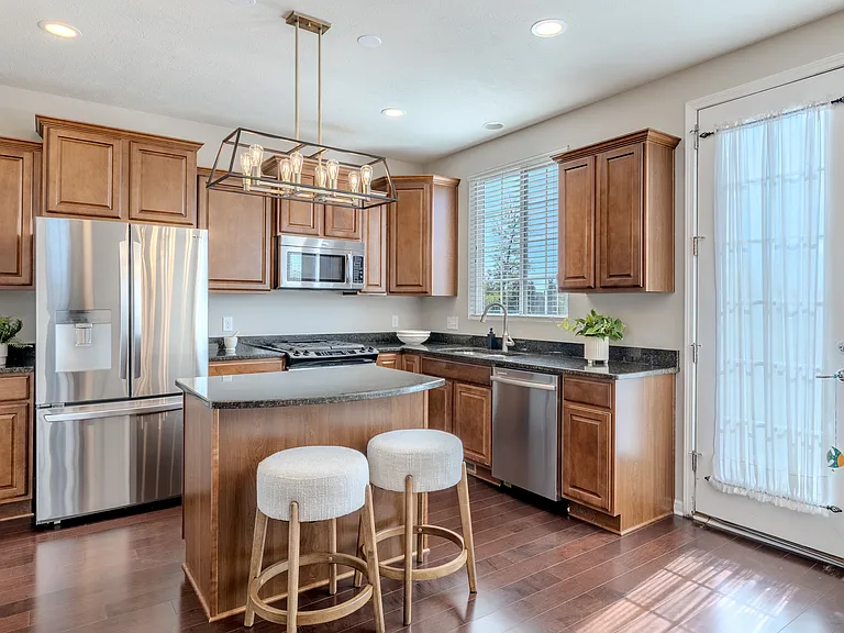 6180 N Pointe Dr — Photo 9